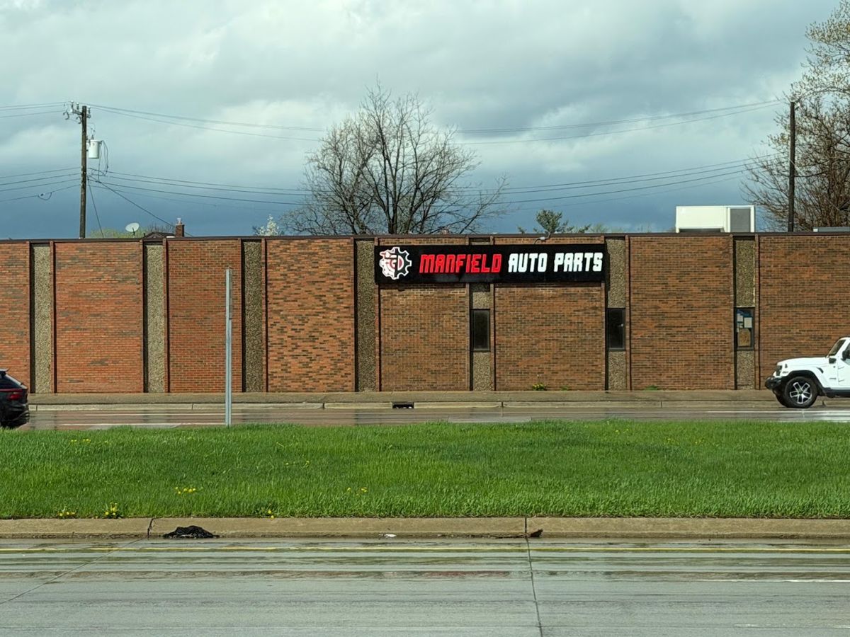 Manfield Auto Parts Lincoln Park storefront